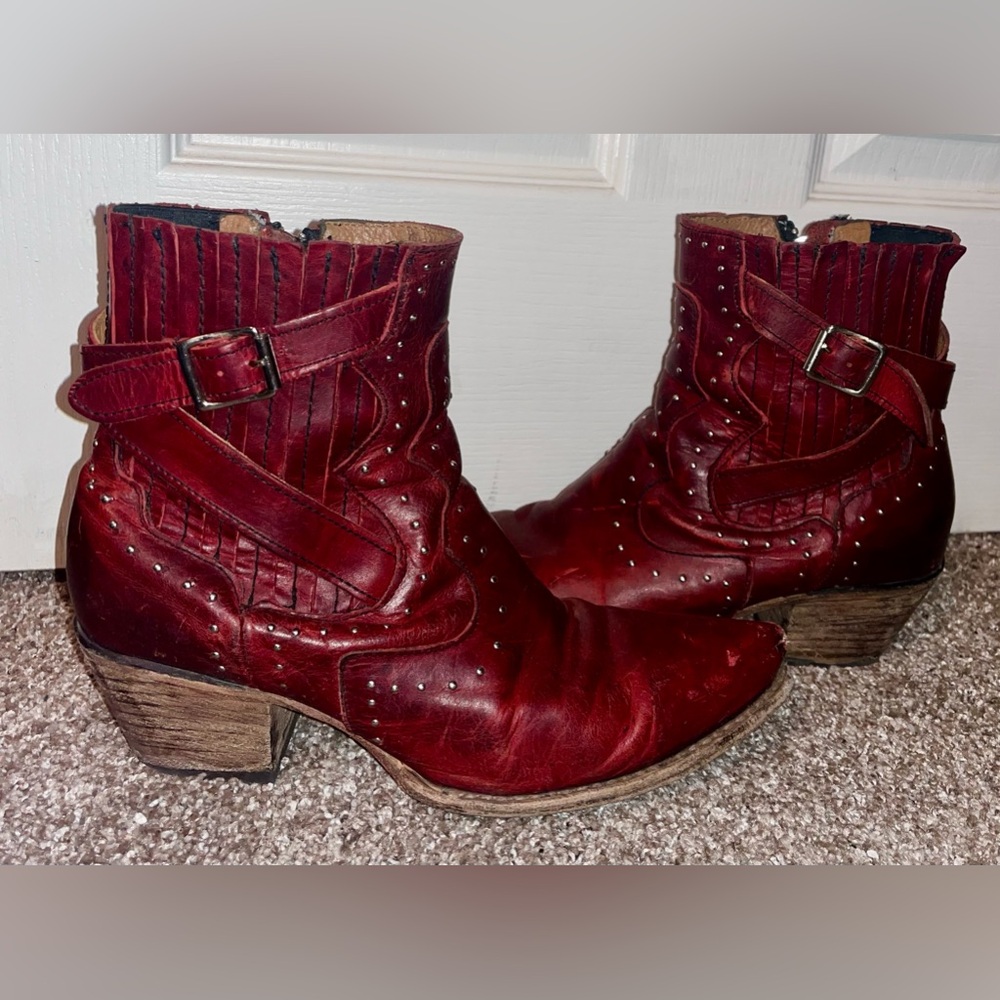 RED FREEBIRD MORGAN SNIP TOE ANKLE BOOTS